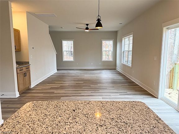 3rd image of 6940 Tia Ct