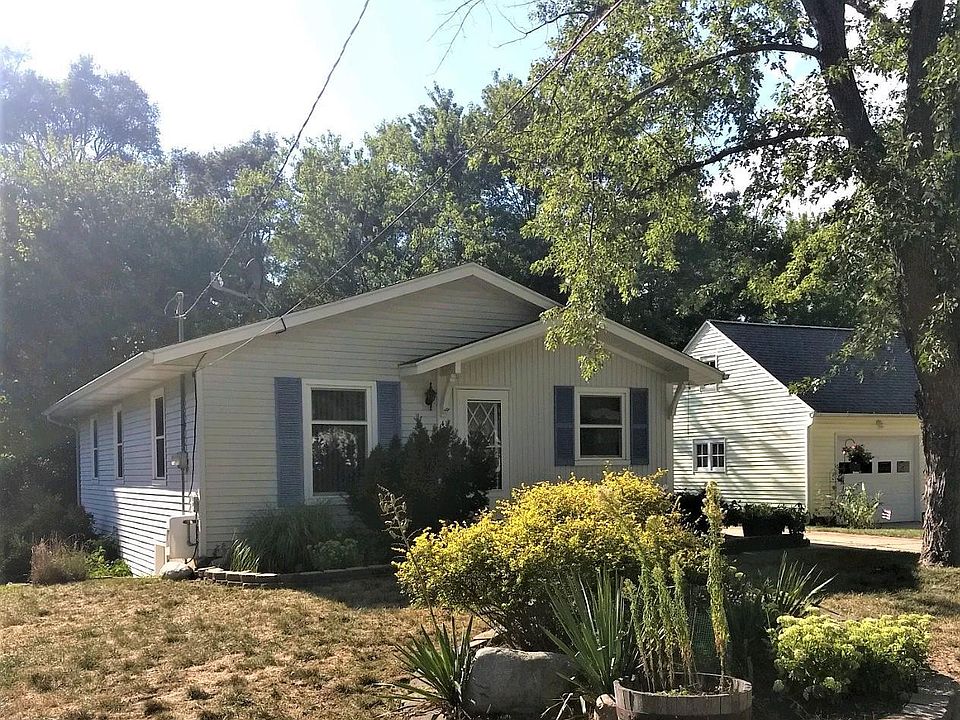 1st image of 4243 Hillsdale Ave NE
