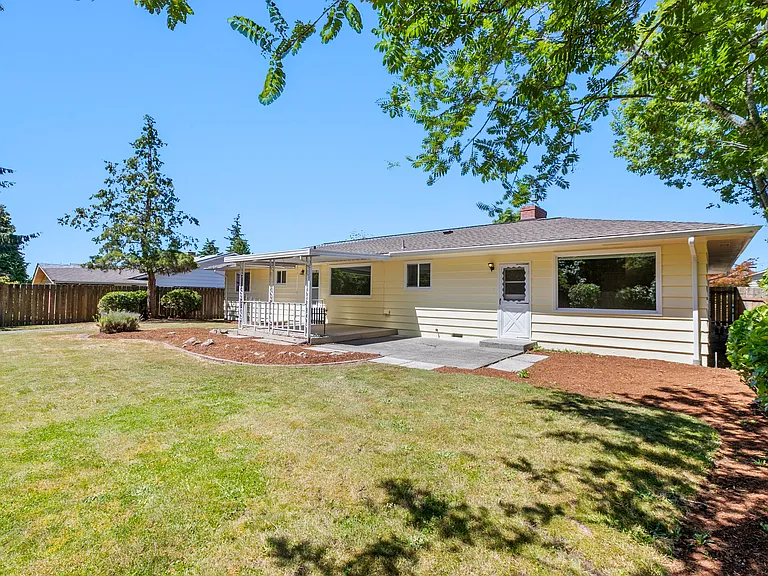 2712 Kentucky St — Photo 4