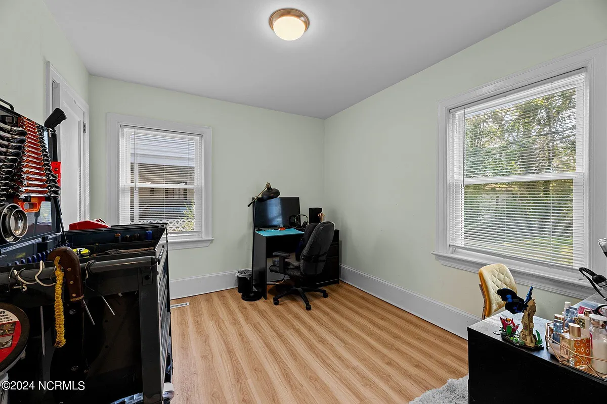Building Photo - 607 Watson Ave