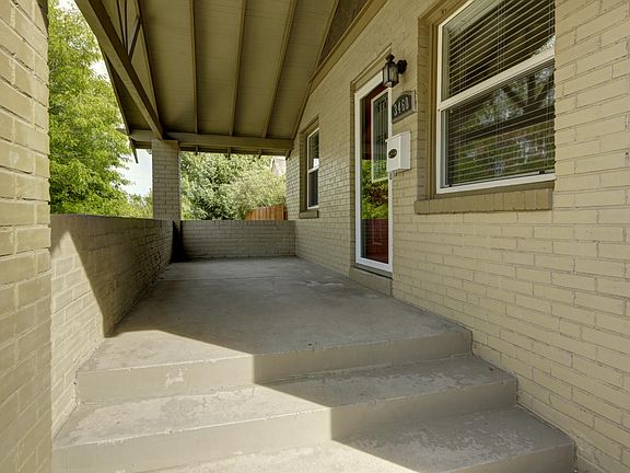 Large front porch!