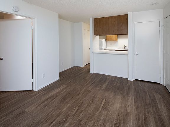 4th image of 4457 Temecula St Unit 104