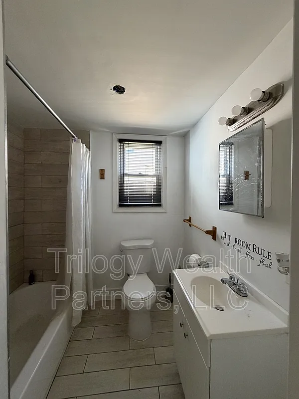 3 bed, 1.0 bath, $2,150 — Photo 4