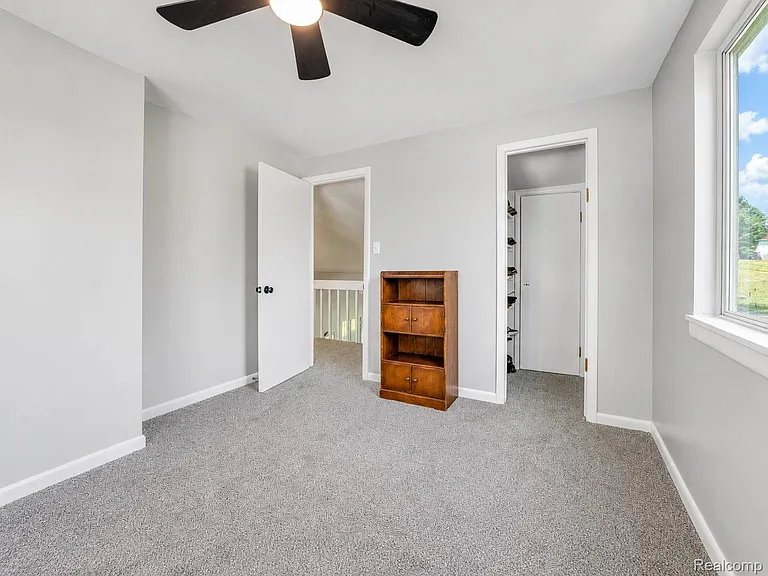 4165 Highcrest Dr — Photo 24