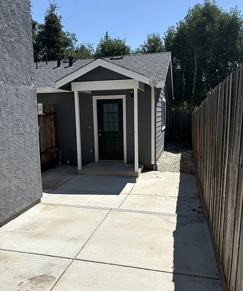 137 Claremont Ave — Photo 2