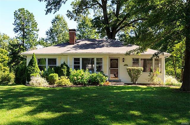 1st image of 836 Deaver Ln