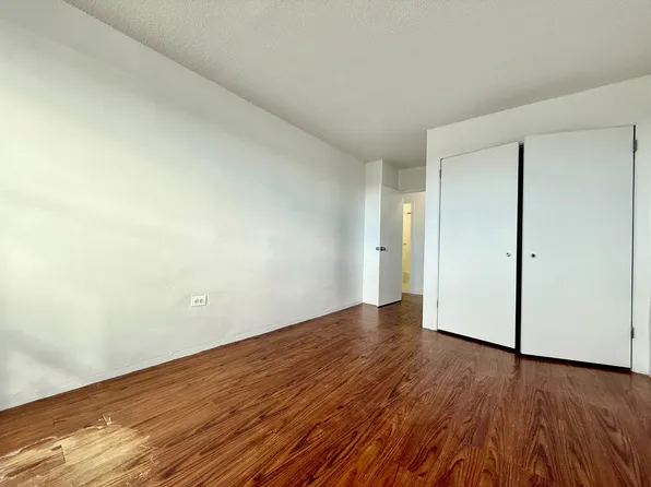 880 Boynton Avenue image 11 of 15