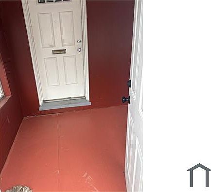 3rd image of 115 E 21st St