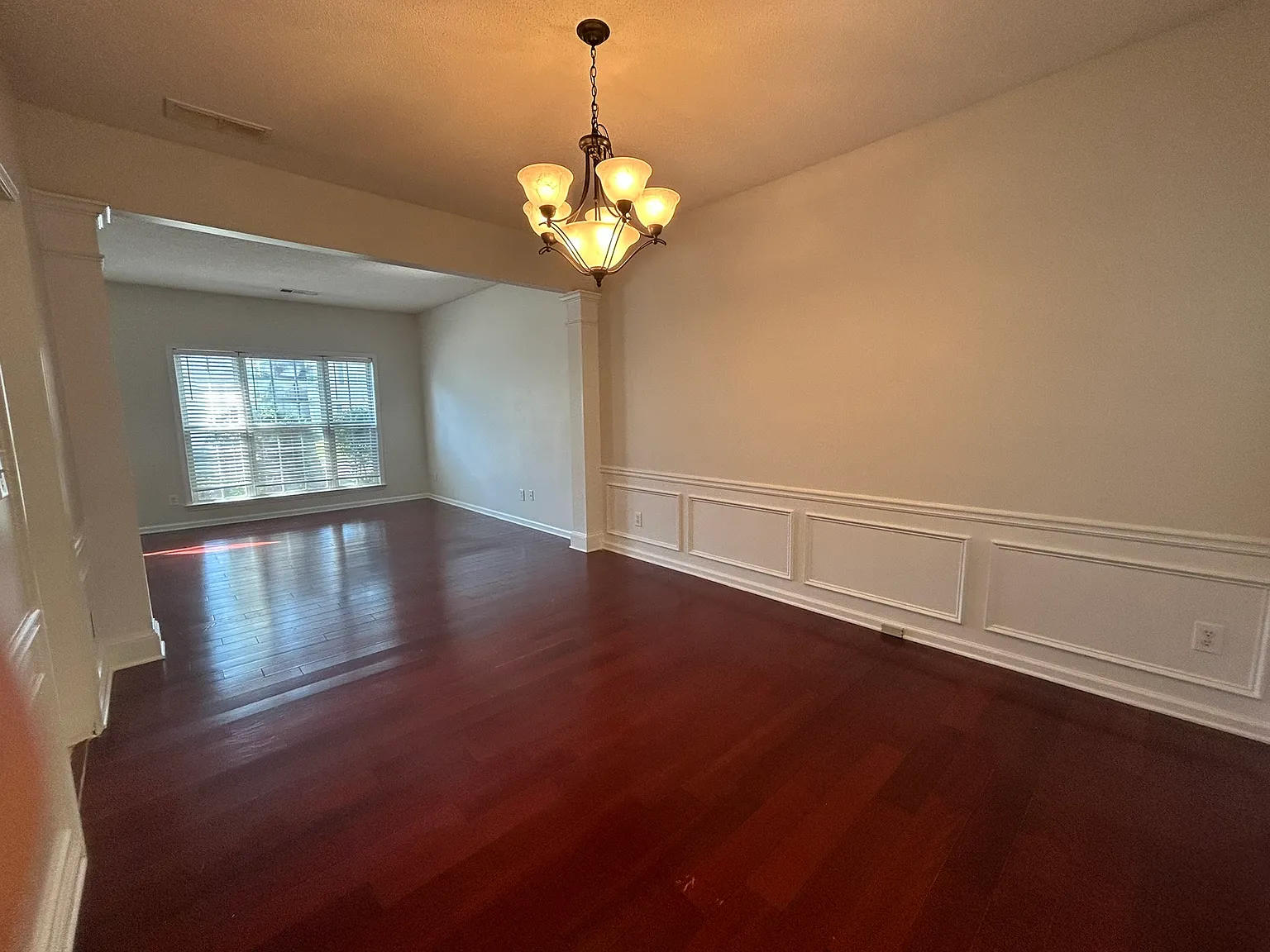 4 bed, 2.5 bath, 2340 sqft, $2,495 — Photo 4