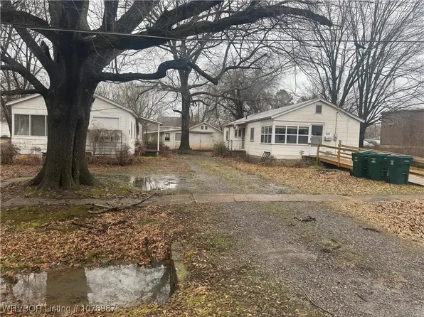 253-265 W 4th St, Booneville, AR 72927