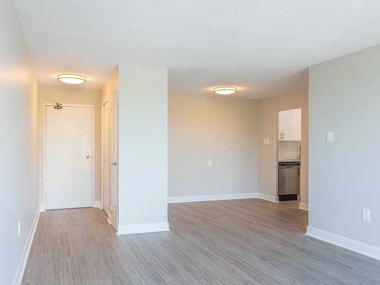 985 Maxwell St — Photo 9