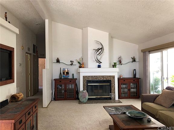 3rd image of 20195 Edgewater Dr