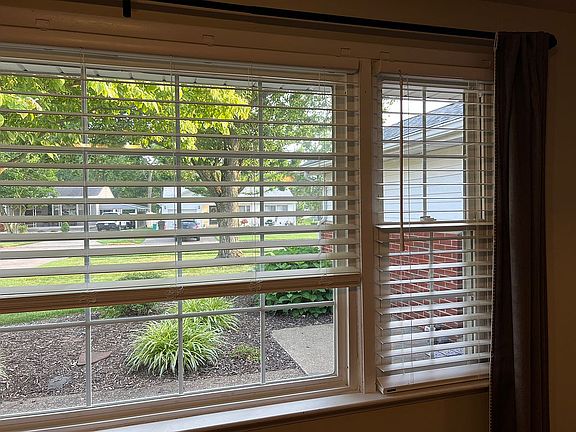 5th image of 139 Riverview Dr