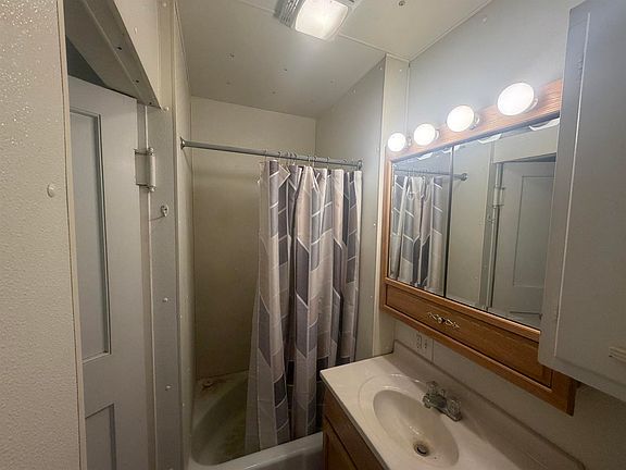 2nd image of 306 W 2nd St