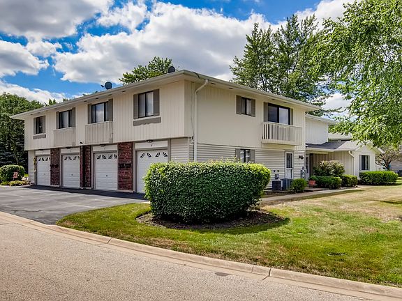 3rd image of 196 Duxbury Ct APT C