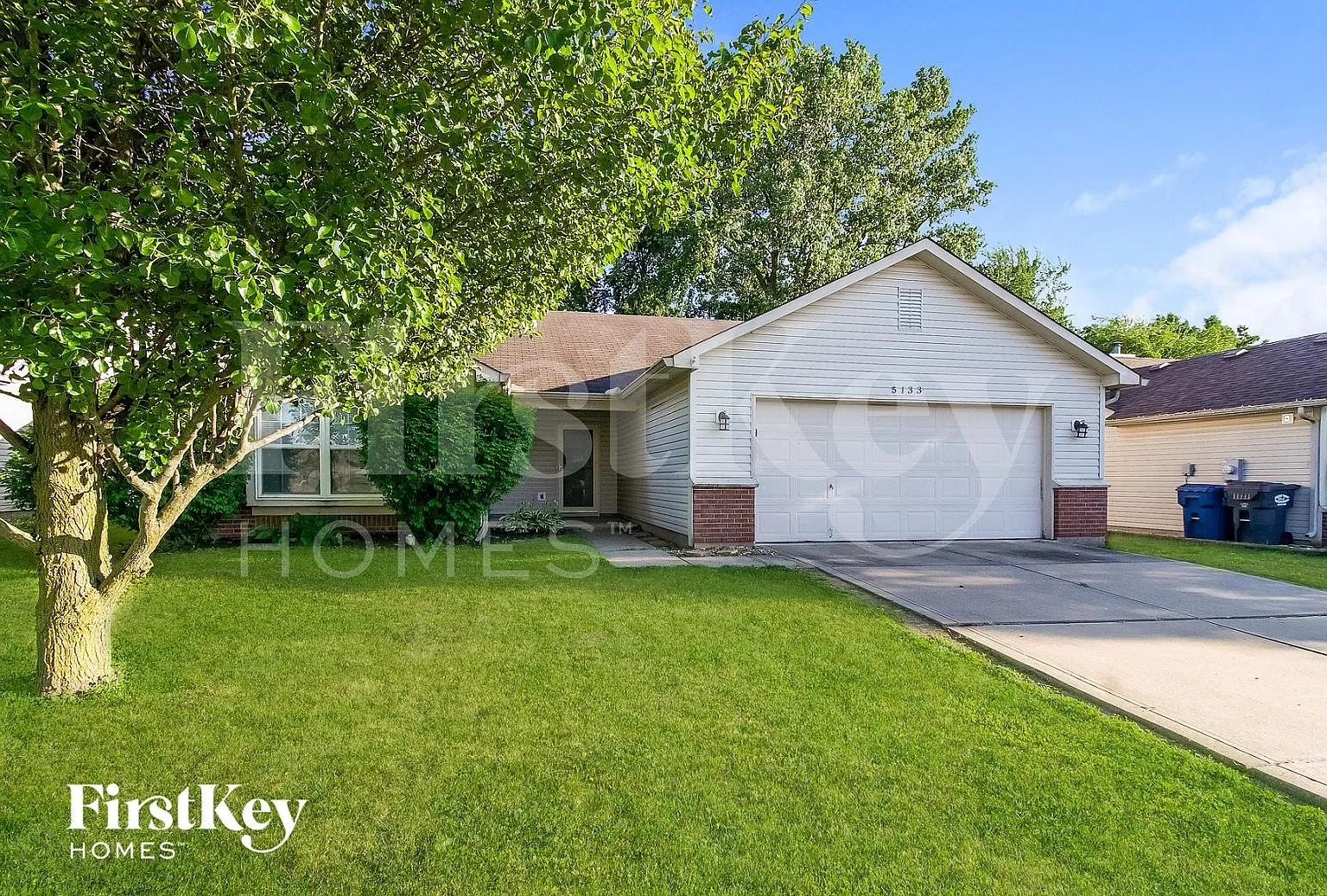 3 bed, 2.0 bath, 1728 sqft, $2,055 — Photo 2