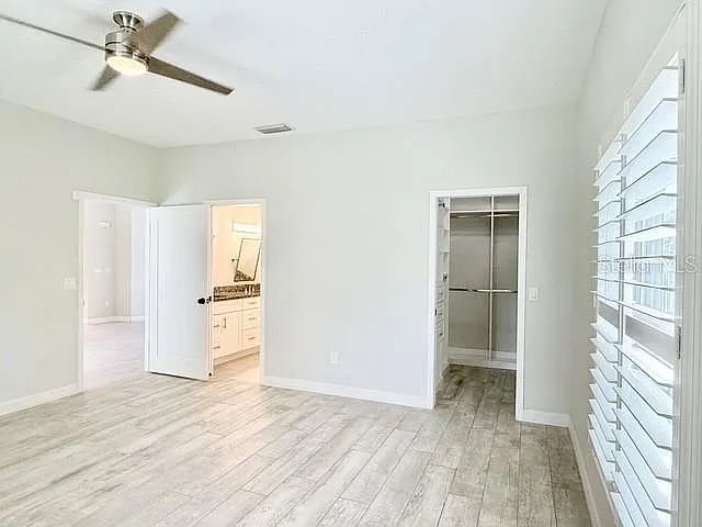 2408 Corrine Dr — Photo 15