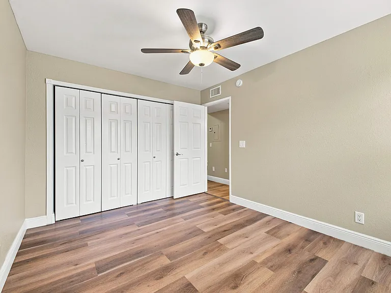 1601 Balfour Point Dr #H — Photo 17