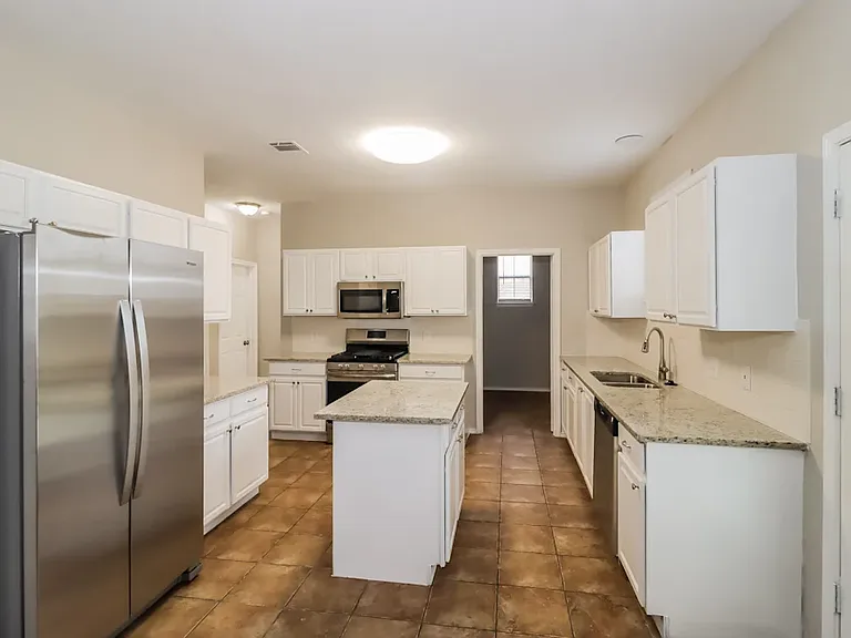 1626 Abbey Ln — Photo 10