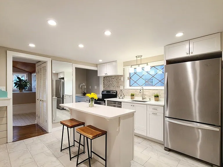 25 Burdette Ave — Photo 2