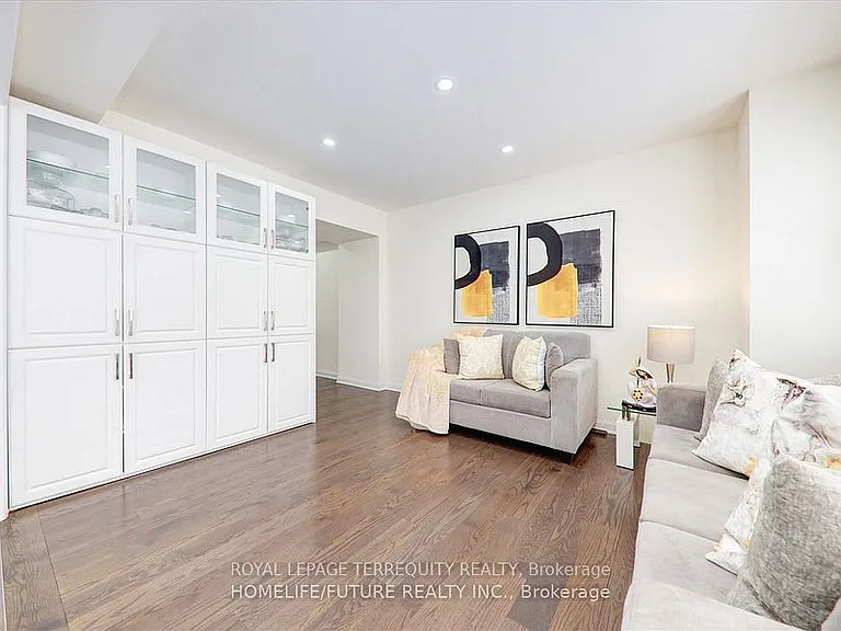 2412 Fall Harvest Cres — Photo 24