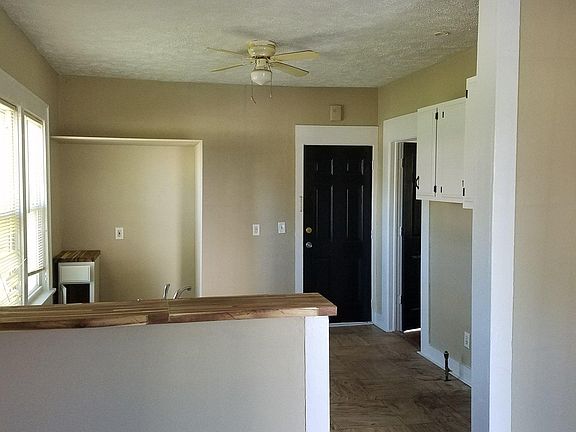 5th image of 3811 W 22nd St