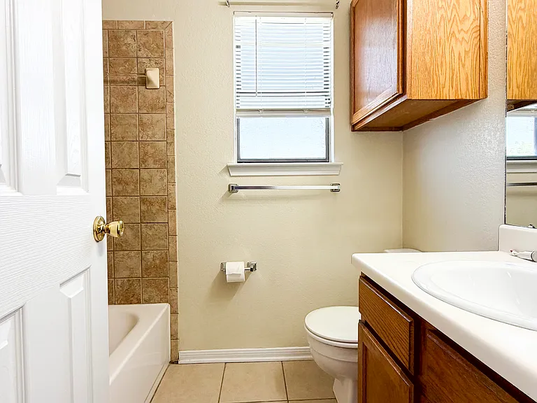 2607 Bluebonnet Dr — Photo 13