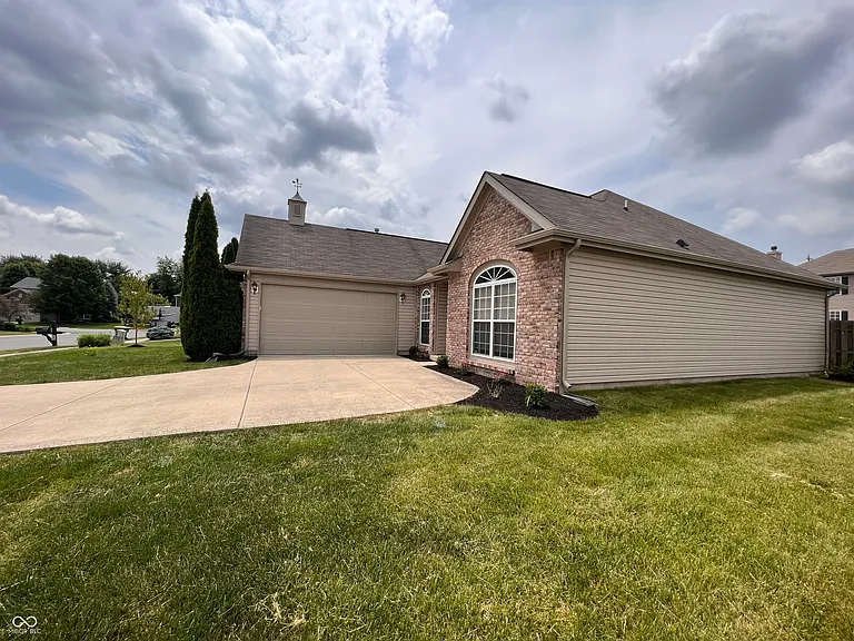 12972 Brookdale Dr — Photo 2