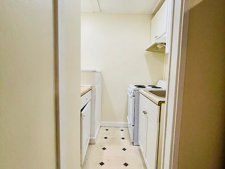 81 Sharrow Cir — Photo 16