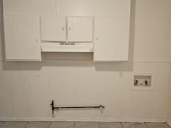 3rd image of 3540 Clarke Blvd
