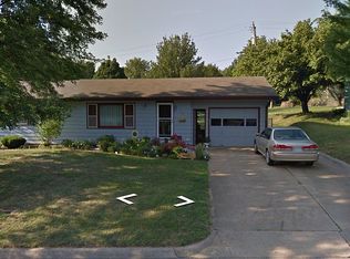 1301 10th St, Wamego, KS 66547