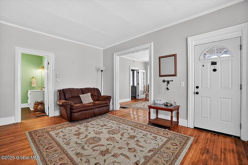 3rd image of 302 S William Street