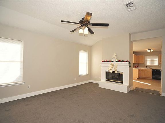 4th image of 621 Chapel Pl