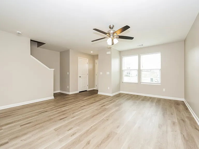 106 Norwich Ct — Photo 4