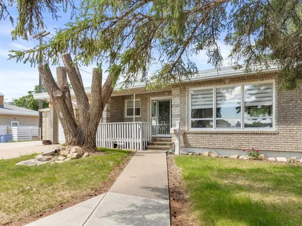 890 NE Hargrave Way NW, Medicine Hat, AB T1A 6Y9