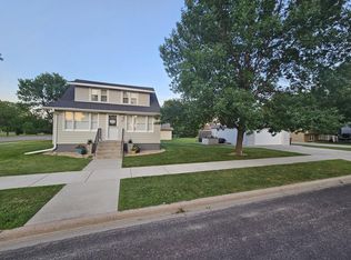 1022 N Gamble St, Mitchell, SD 57301