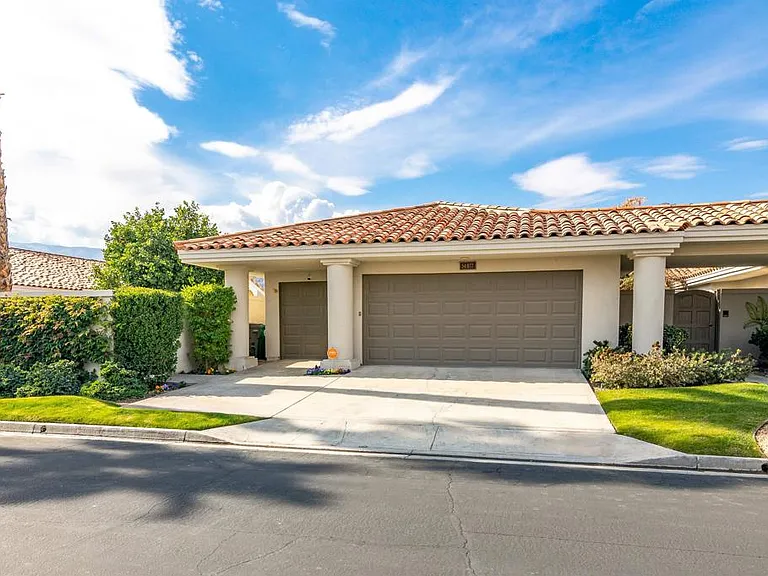 54877 Inverness Way — Photo 3
