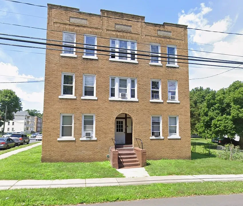 152 Oak Street