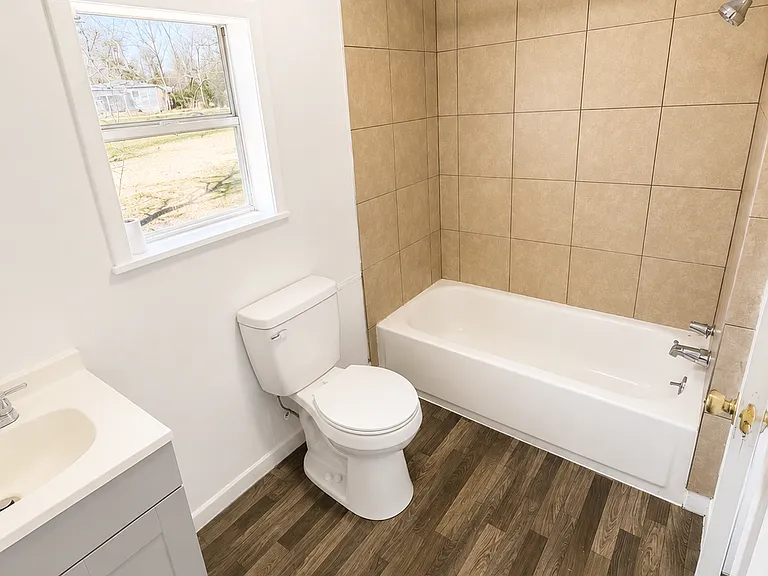 400 W Main St #3 — Photo 7