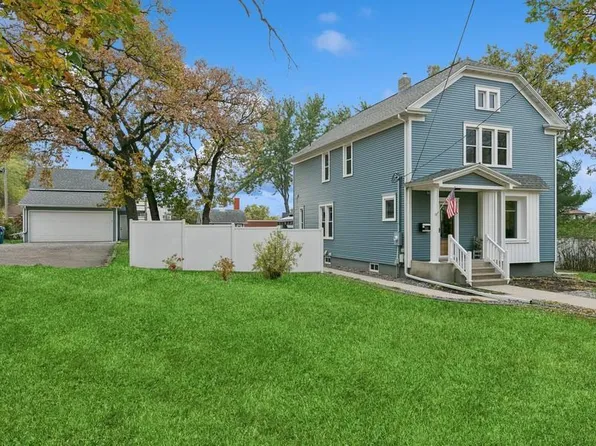 302 2nd St S, Sauk Rapids, MN 56379