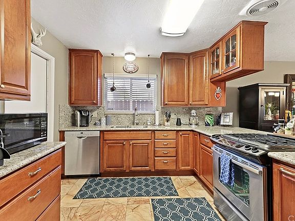 2nd image of 1479 Avenida Del Vis
