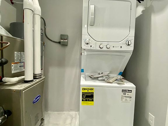 4th image of 300 Richmond St #19