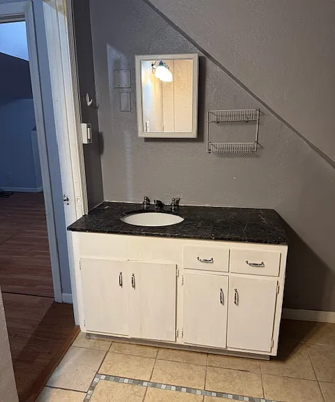 Masterbath - Vanity