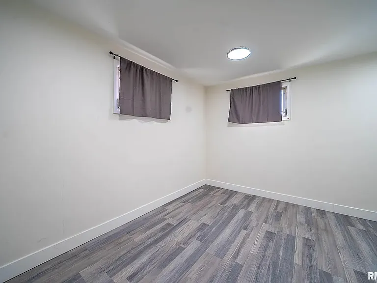 324 S James St — Photo 4