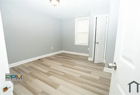 1219 N Luzerne Ave — Photo 6