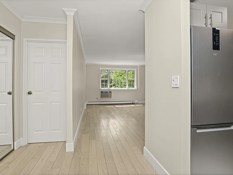 3 Consulate Dr #4F — Photo 9