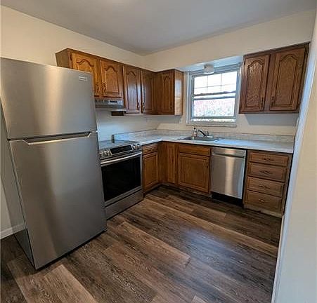 4th image of 422 N Chestnut St