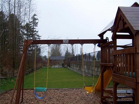 4th image of 302 117th St E