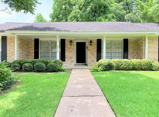 8218 Edgemoor Dr, Houston, TX 77036