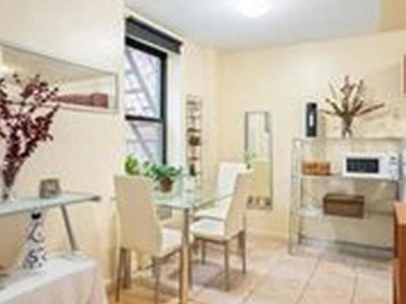 5th image of 3205 Newtown Ave APT 4F